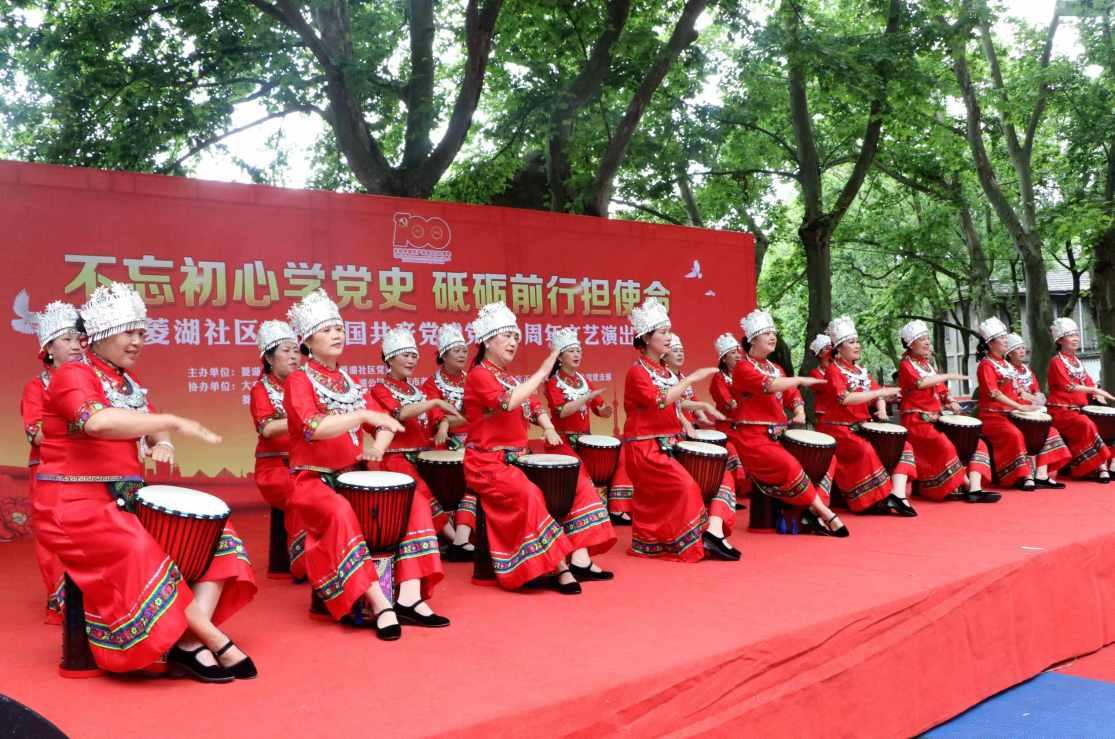 逃离整洁的庭院